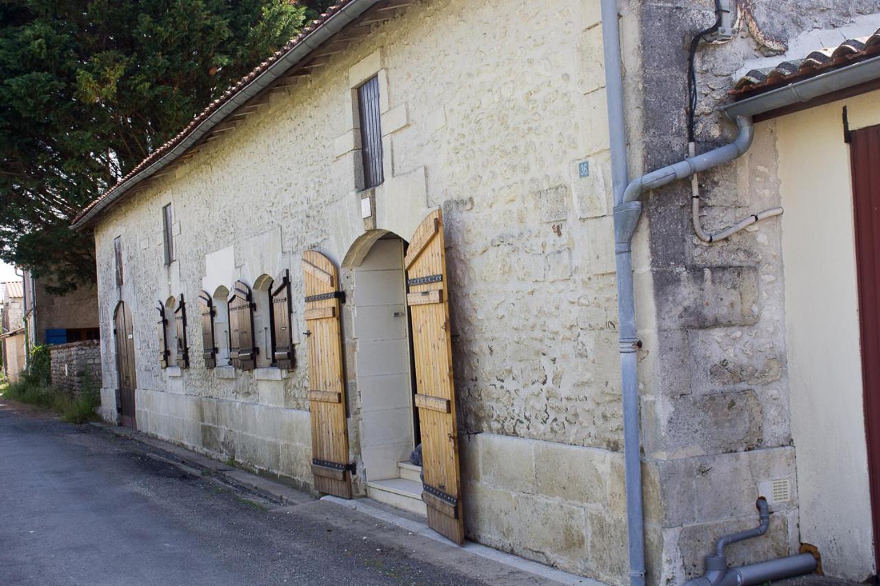 Bed and Breakfast Le Charhido Saint-Fort-sur-Gironde Exterior foto