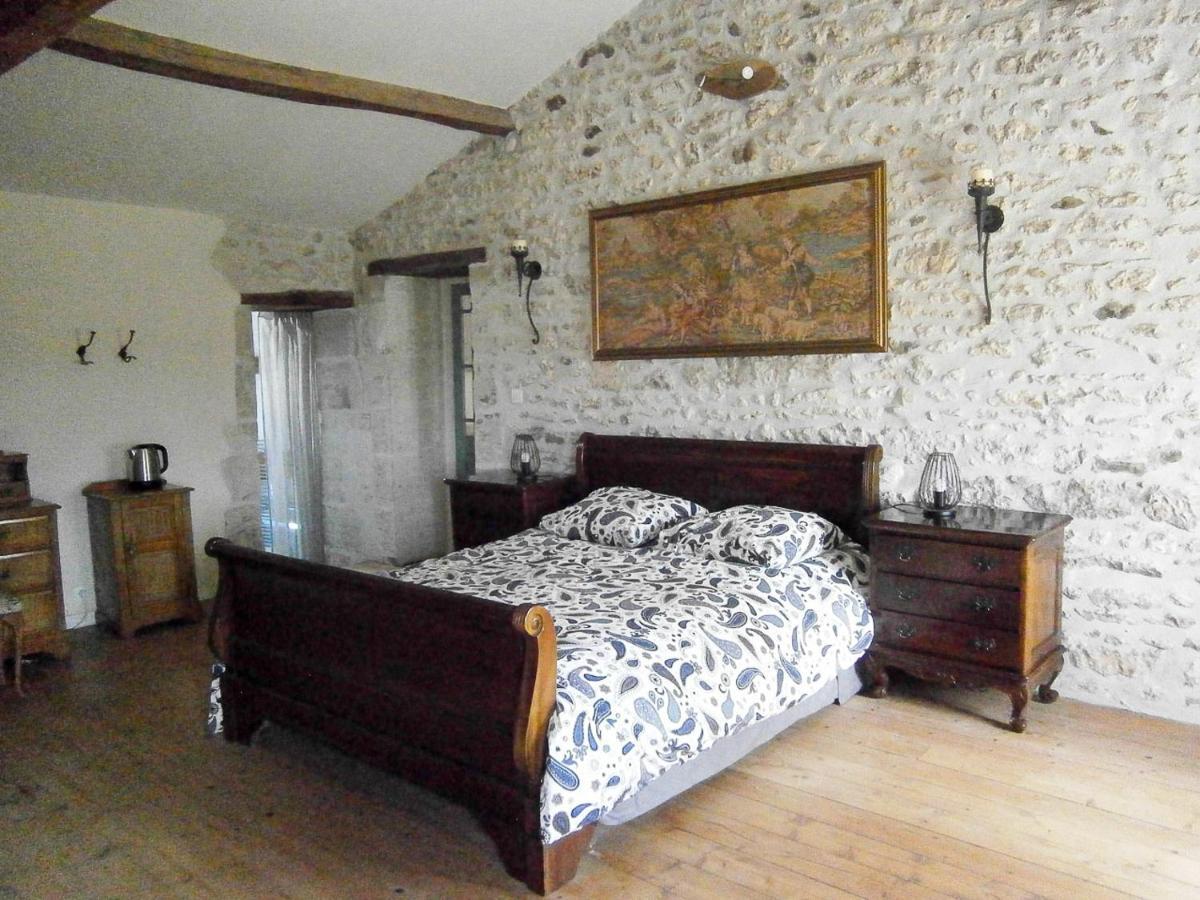 Bed and Breakfast Le Charhido Saint-Fort-sur-Gironde Exterior foto