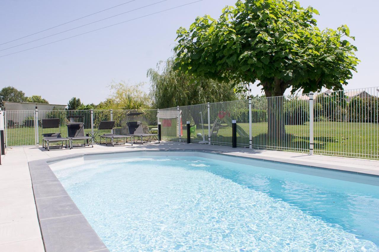 Bed and Breakfast Le Charhido Saint-Fort-sur-Gironde Exterior foto