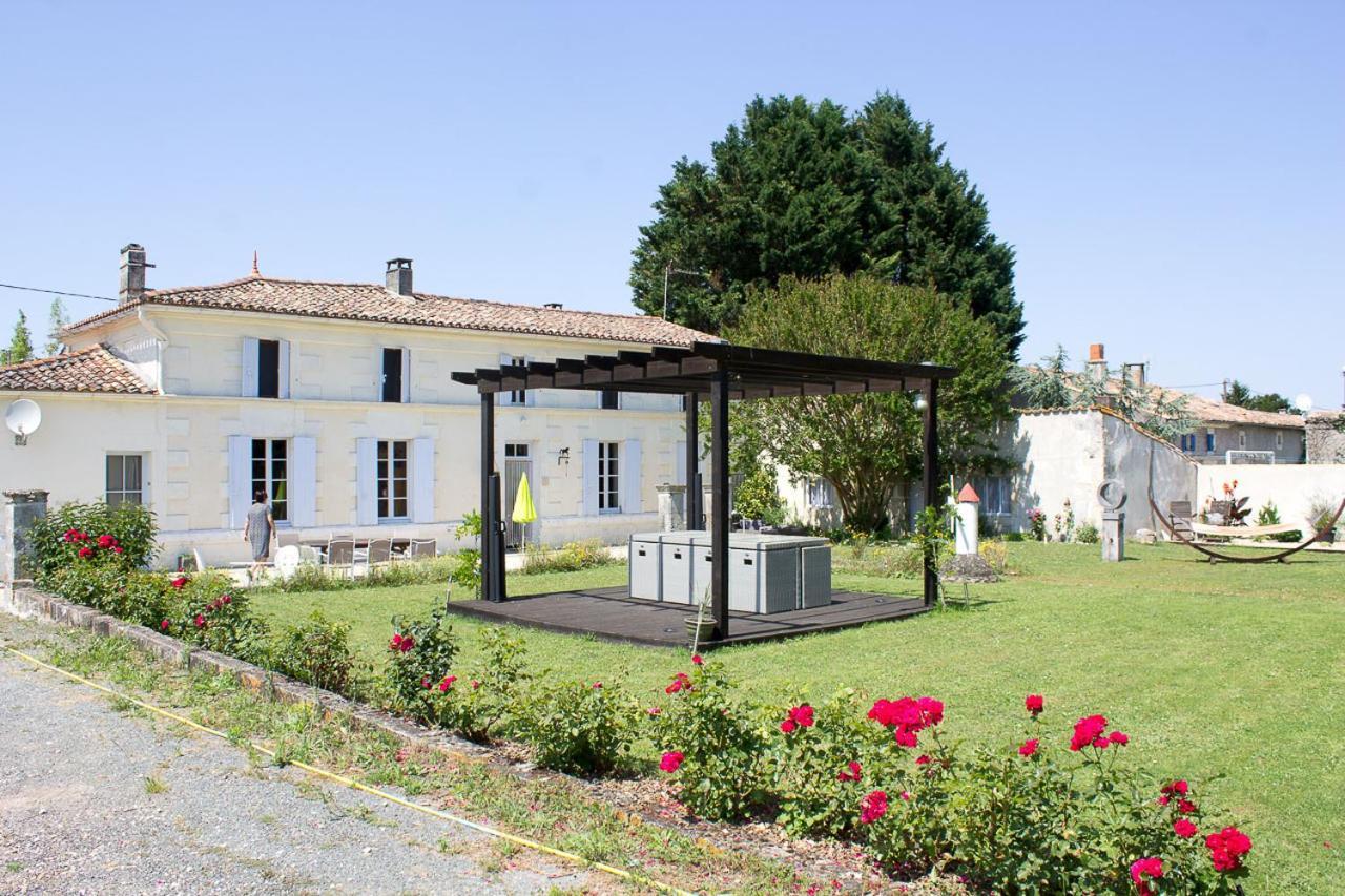 Bed and Breakfast Le Charhido Saint-Fort-sur-Gironde Exterior foto