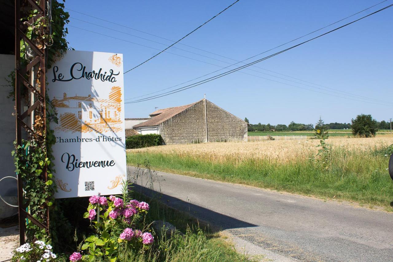 Bed and Breakfast Le Charhido Saint-Fort-sur-Gironde Exterior foto
